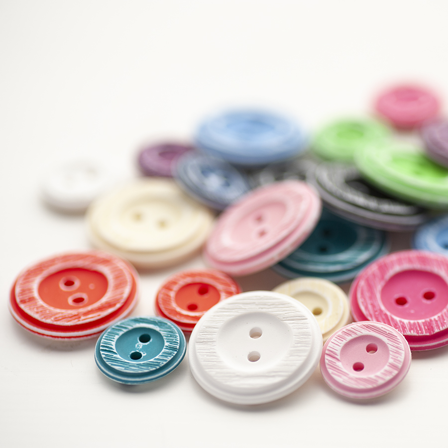 Rustic wash button in 2 sizes b1177