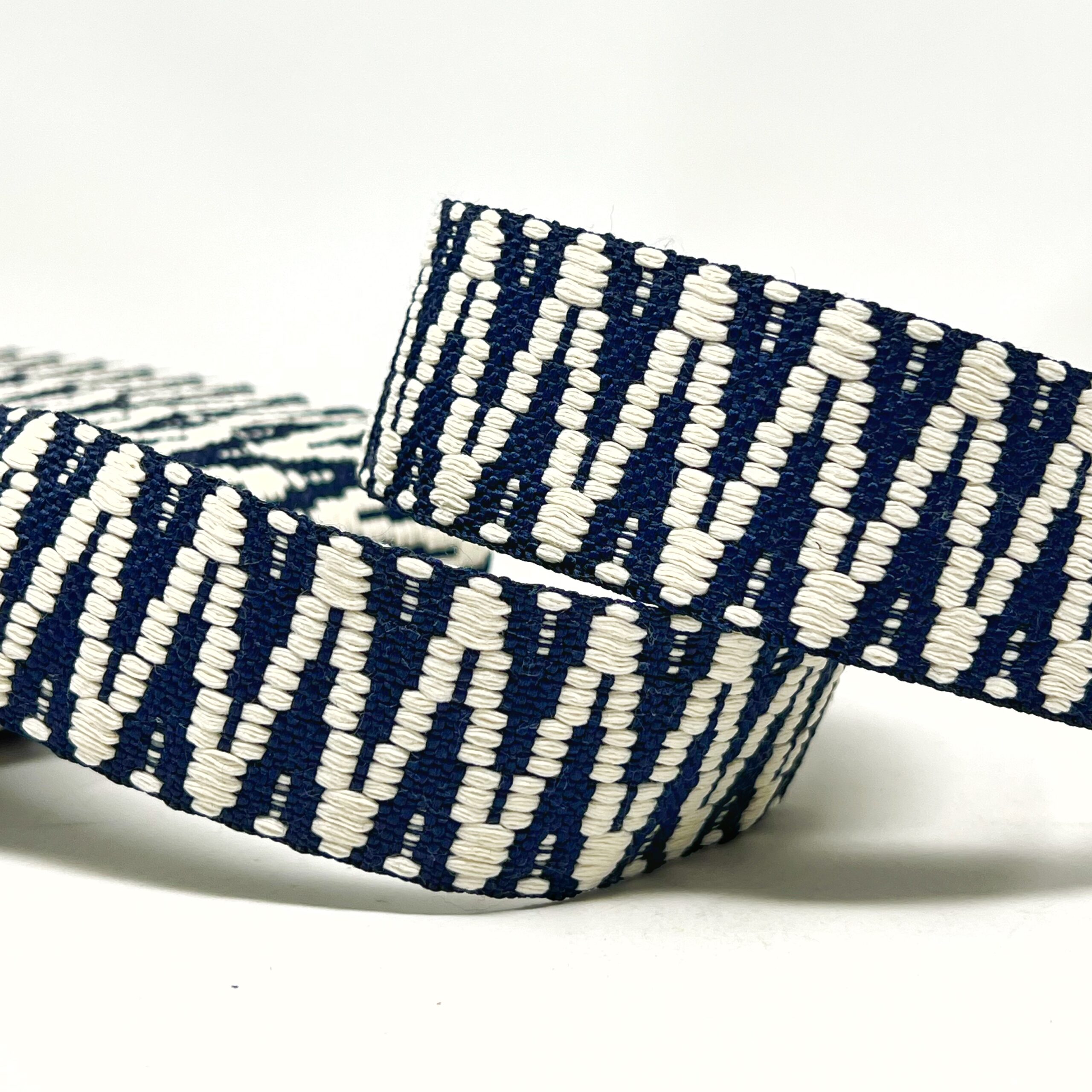 dw1936-326, 38mm webbing, navy/white