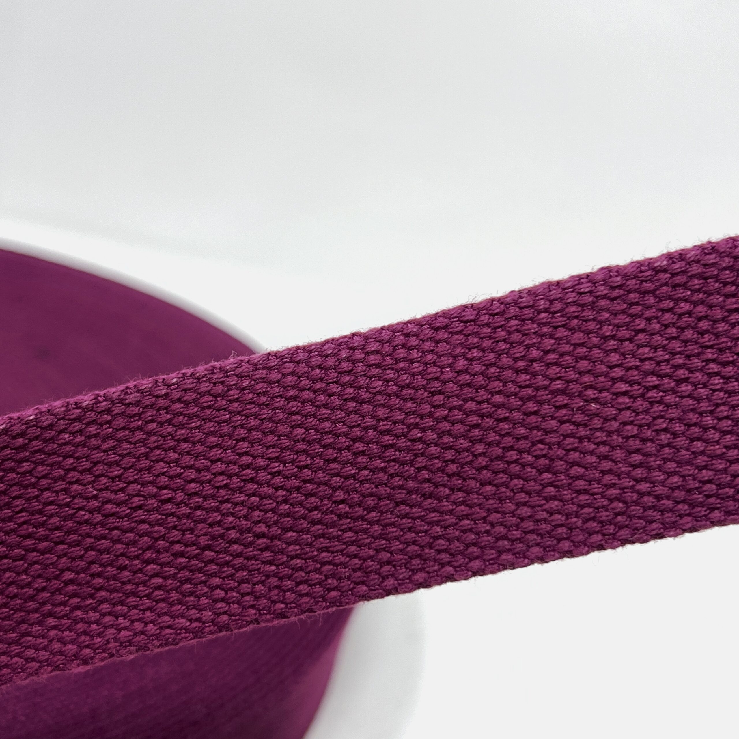 dw1911-38-34 plum, 38mm cotton mix webbing - Image 3